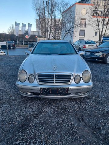 Mercedes-Benz CLK 200. Kein TÜV.  Vollleder