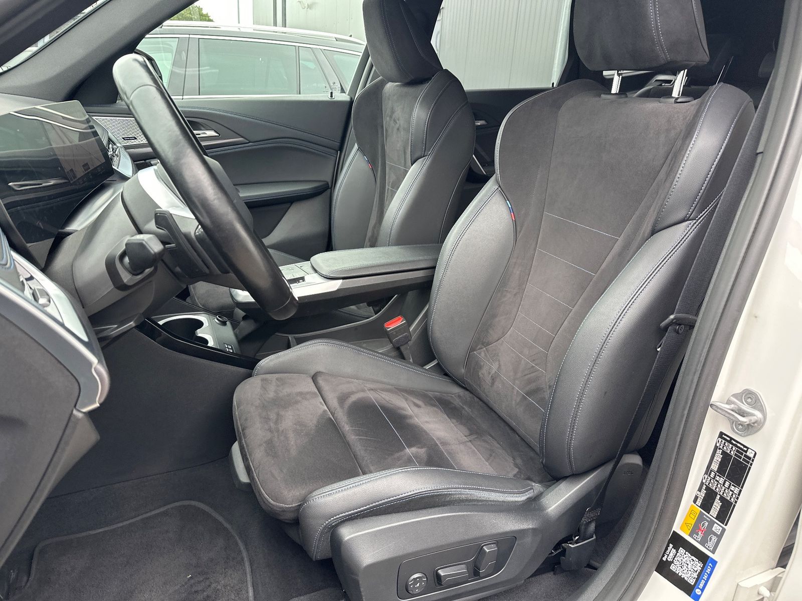 Fahrzeugabbildung BMW X1 xDrive30e M-Sport NAV+LED+ACC+AHK+H&K+VCOCKP