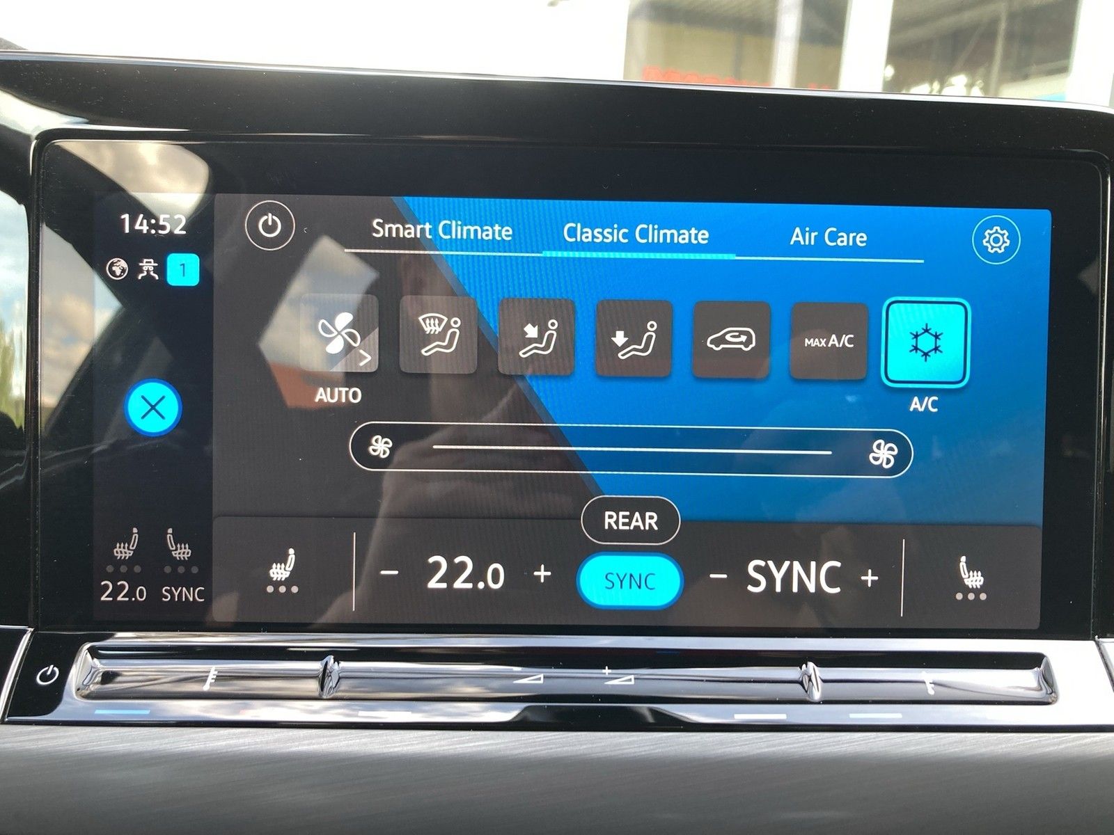 Fahrzeugabbildung Volkswagen Golf VIII Variant TDI Style DSG LED Navi ACC PDC