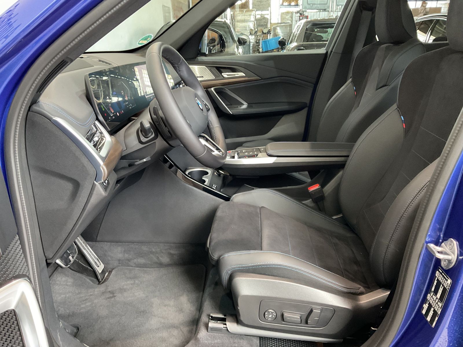 Fahrzeugabbildung BMW X1 sDrive20i | M-Sportpaket | Panorama-Glasdach