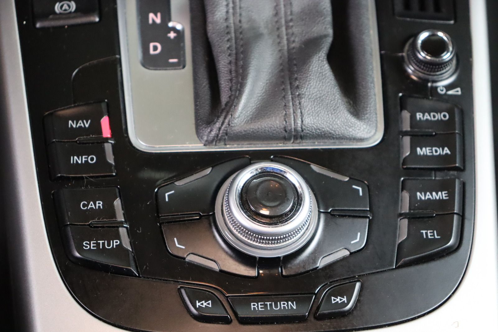 Fahrzeugabbildung Audi A4 2.0 TFSI quattro Avant * BI-Xenon * Navi *