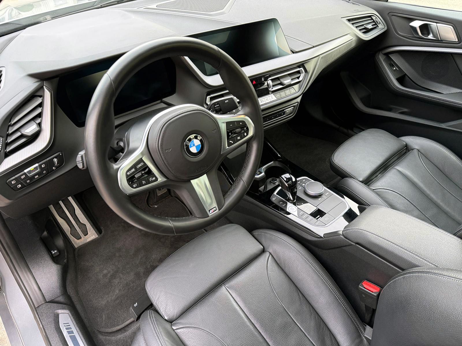 Fahrzeugabbildung BMW 220i Gran Coupé Steptr. M-Sport LED PANO KAM SHZ