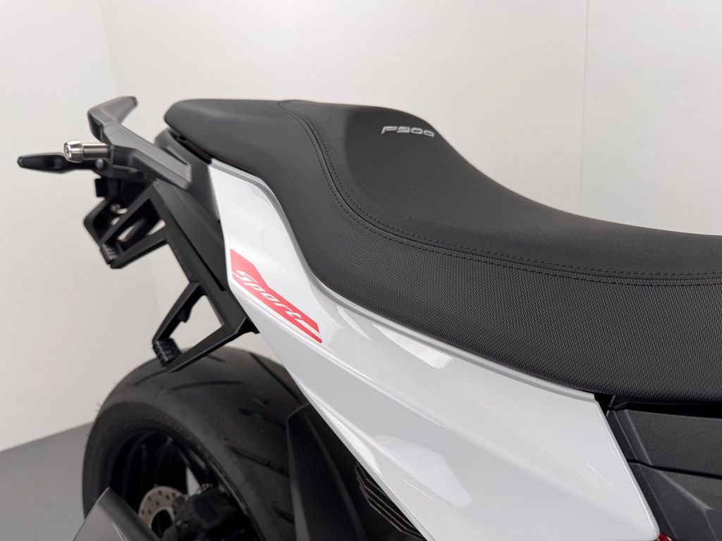 Fahrzeugabbildung BMW F900 R *NEUWERTIG *VOLL *1.HAND