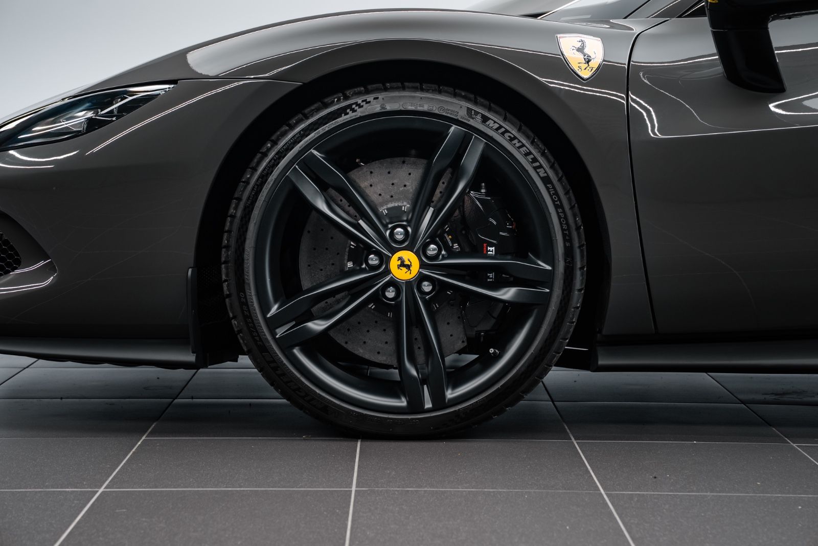 Fahrzeugabbildung Ferrari 296 GTS RACING SEATS/LIFT/CARBON/SCUDERIA