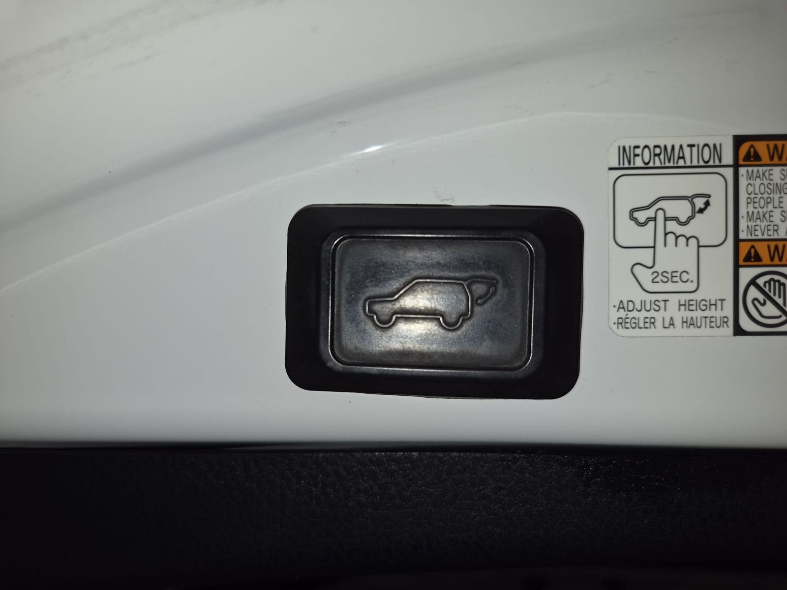 Fahrzeugabbildung Toyota RAV 4 2,0-l-VVT-i Comfort Auto 4x4