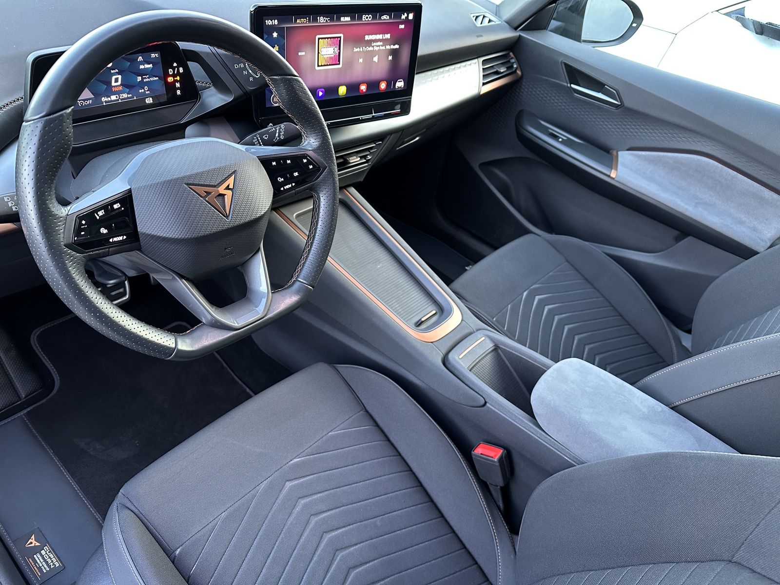 Fahrzeugabbildung CUPRA Born NAV+LED+V-COCKPIT+1HD+18ZOLL+PP+TEMPOMAT