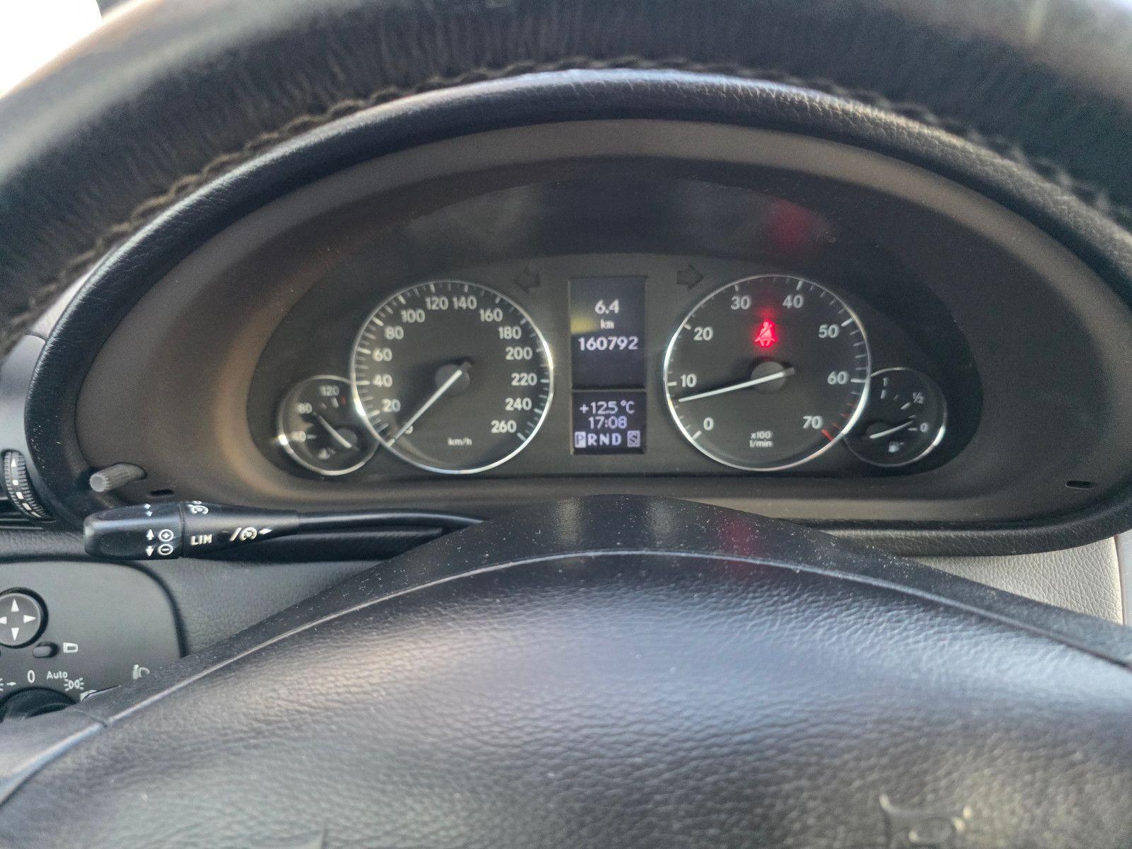 Mercedes-Benz C200 2005 — photo 20