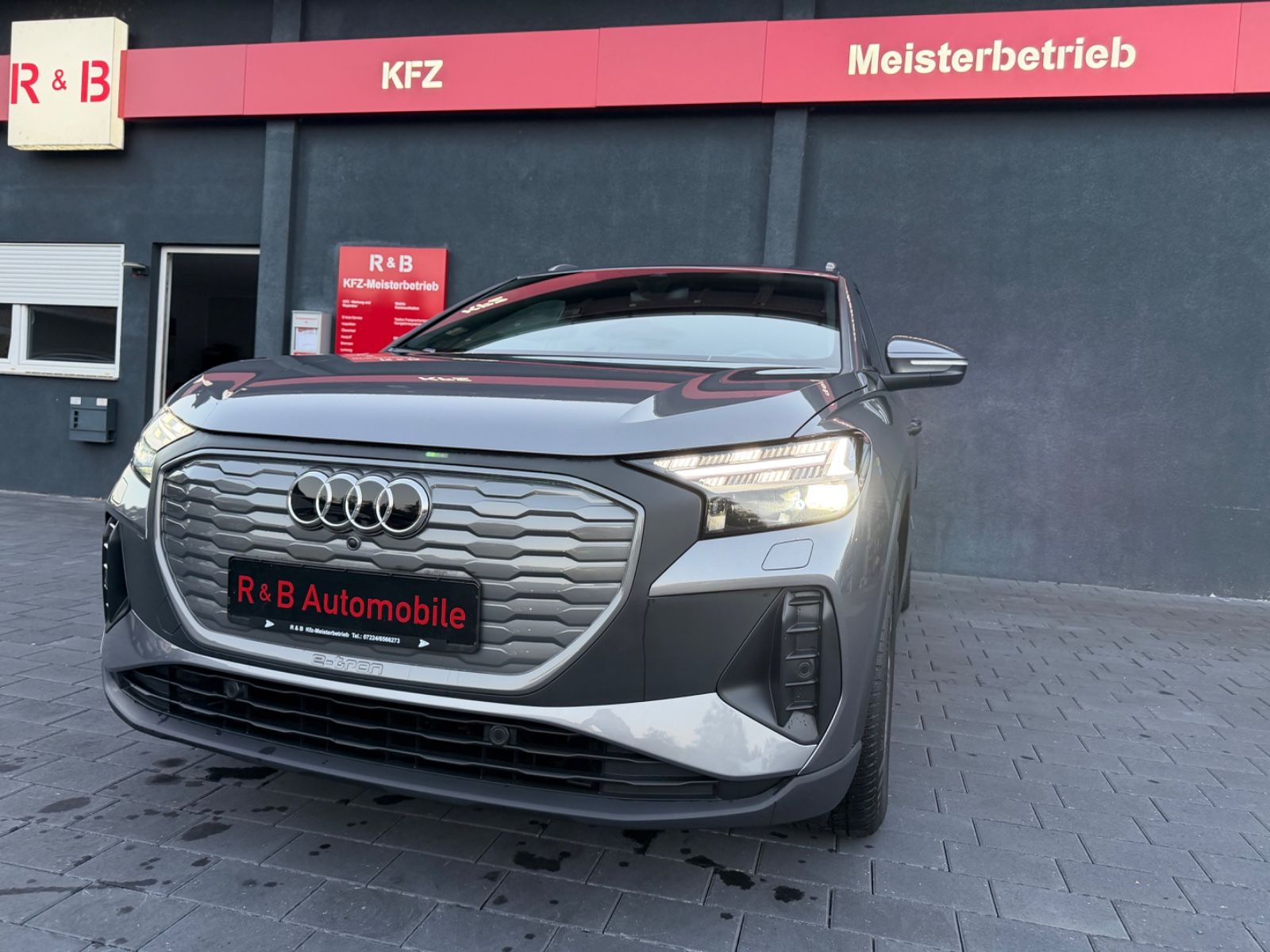 Audi Q4 e-tron 40 e-tron*AHK*RFK*Matrix*Navi*App*Assi