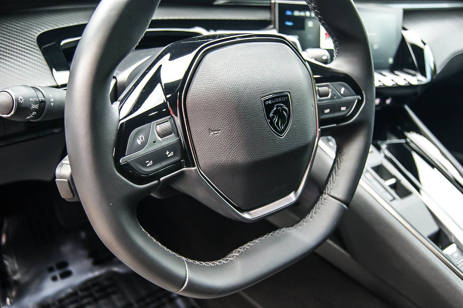 Fahrzeugabbildung Peugeot 508 SW Hybrid 225 Allure NEUES MODELL ANHZV LED