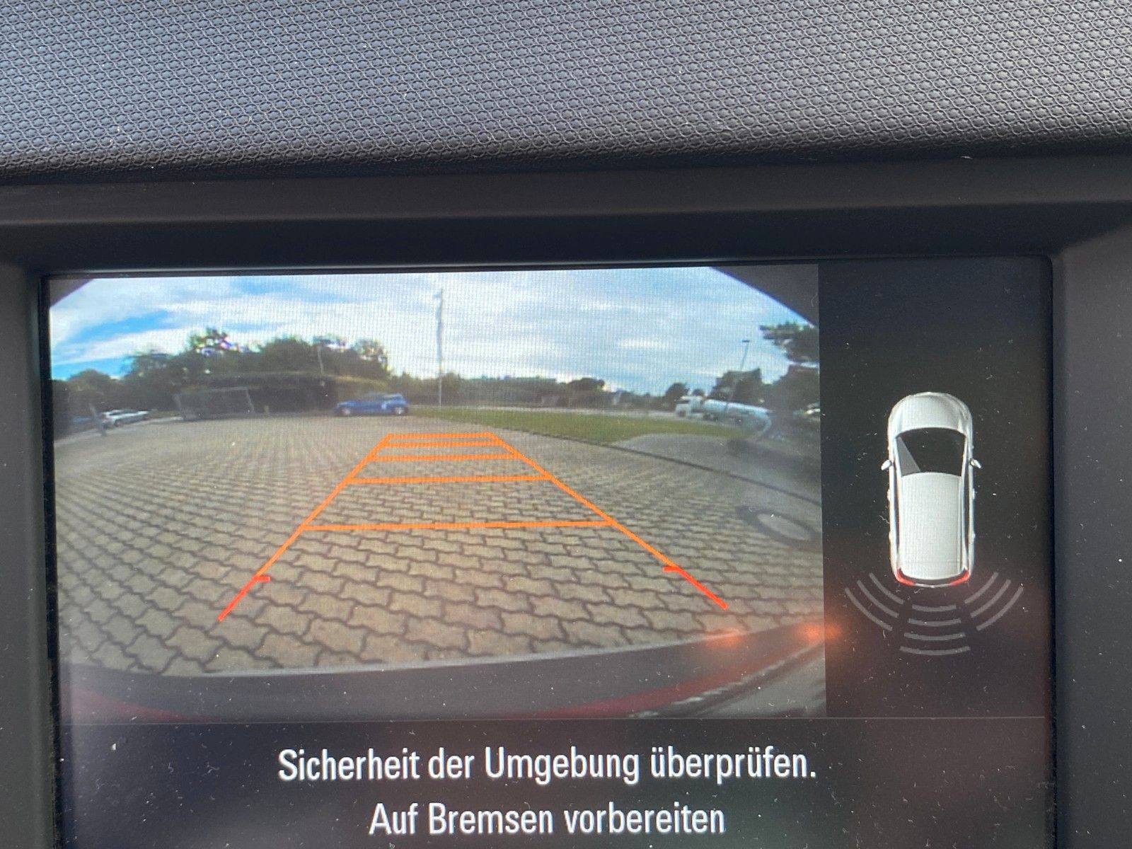 Fahrzeugabbildung Opel Crossland Elegance Klimaaut. Kamera PDC
