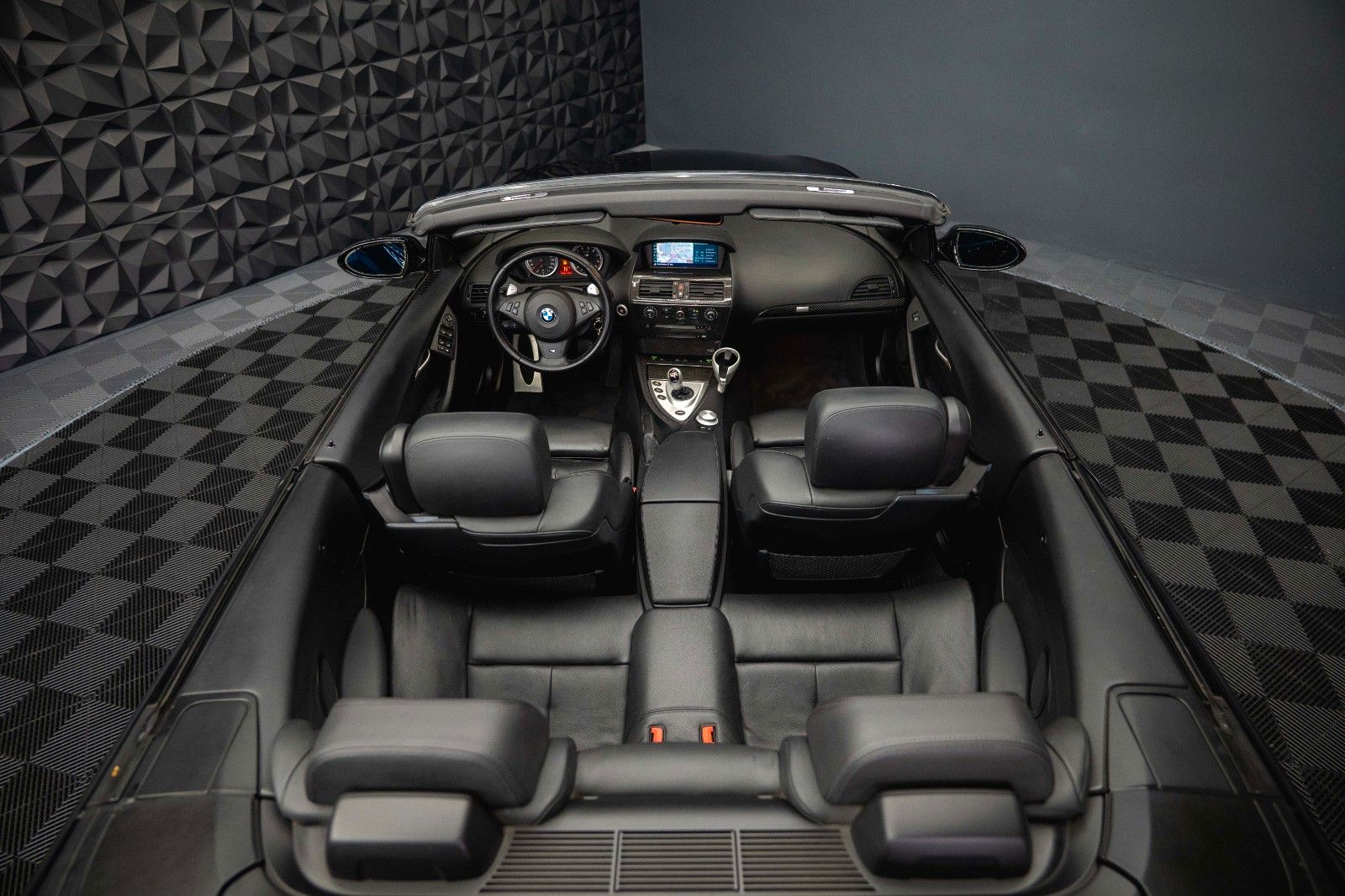 Fahrzeugabbildung BMW M6 Cabrio 5.0 V10 SMG Carbon *Head Up*Bi-Xenon*