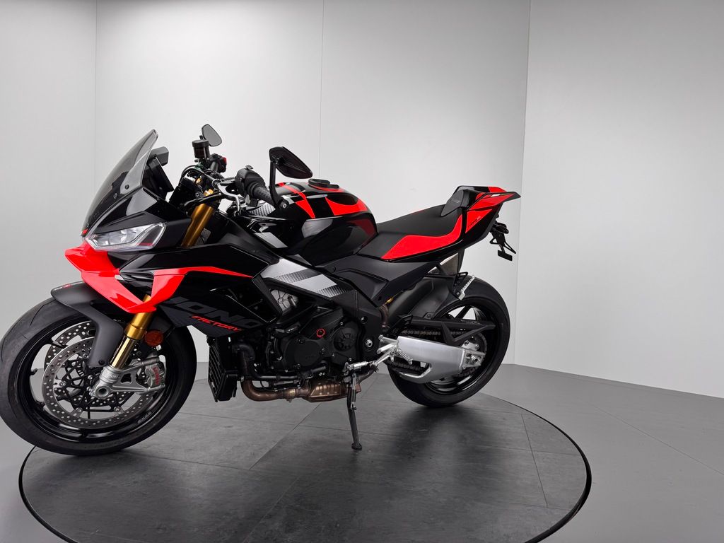 Fahrzeugabbildung Aprilia TUONO V4 FACTORY *1. HAND *NEUWERTIG