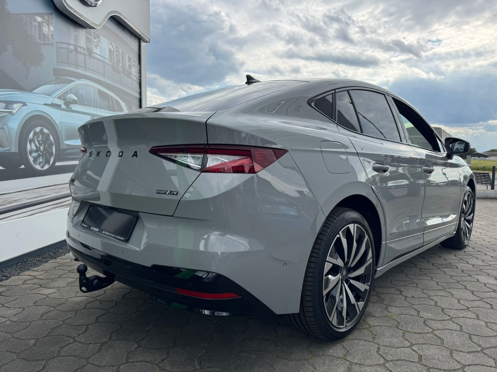 Fahrzeugabbildung SKODA Enyaq Coupé Sportline 85*360°Cam*AHK*Head-Up*21Z