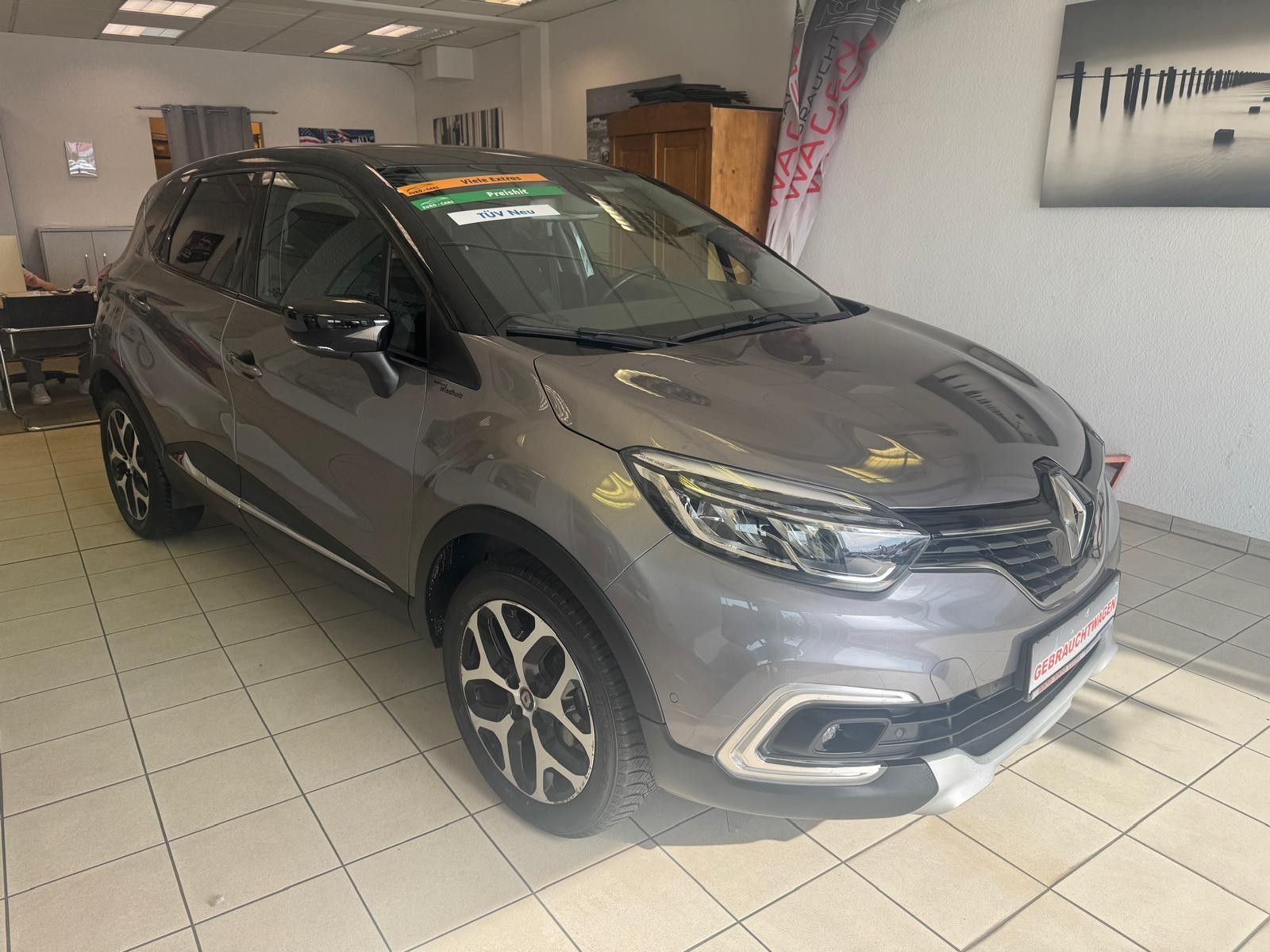 Fahrzeugabbildung Renault Captur Collection / LED / NAVI/KAMERA/SCHECKHEFT