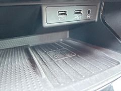 Fahrzeugabbildung Seat Leon FR 1,5 TSI Navi Sitzh LED Full-Link 2.Hand