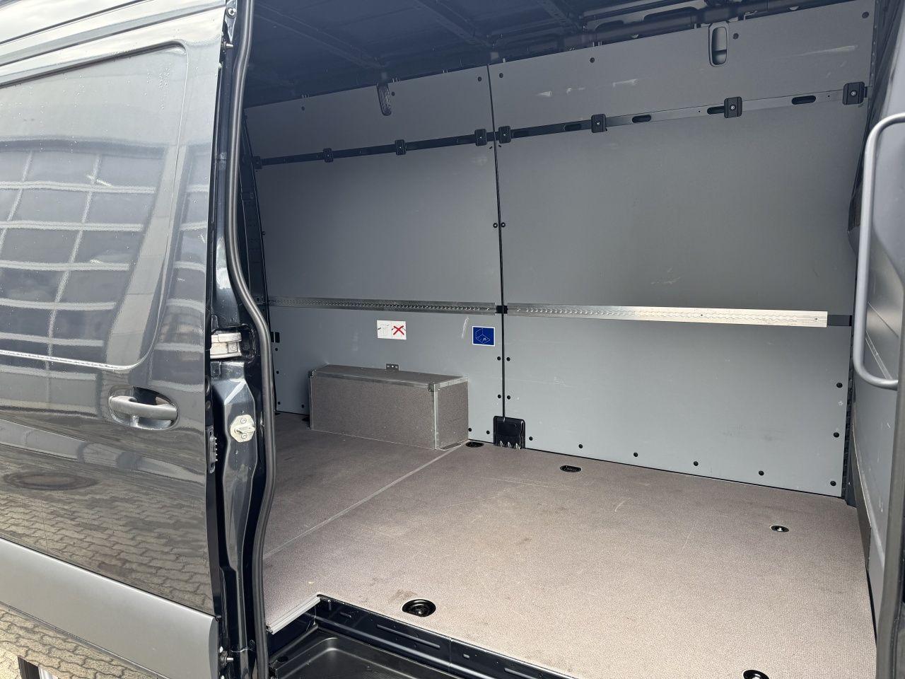 Fahrzeugabbildung Mercedes-Benz Sprinter 319CDI KA 4x4 L2H2 KlimaLED*CAM*AHK2.8T