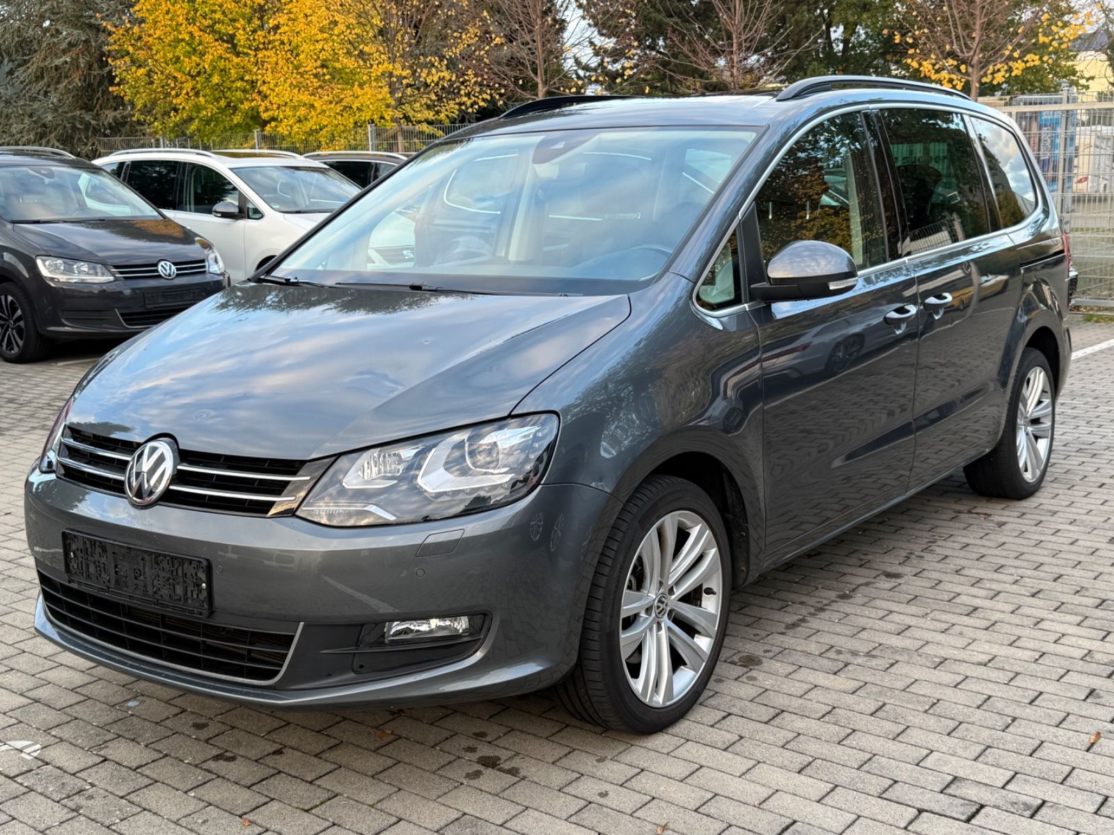 Volkswagen Sharan 2.0 TDI*DSG*7-Sitz*AHK*Pano*E-Türe*VOLL**