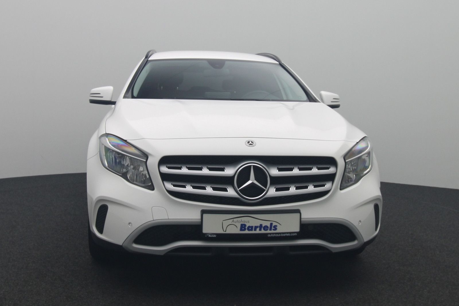 Fahrzeugabbildung Mercedes-Benz GLA 180 Automatik AHK Navi