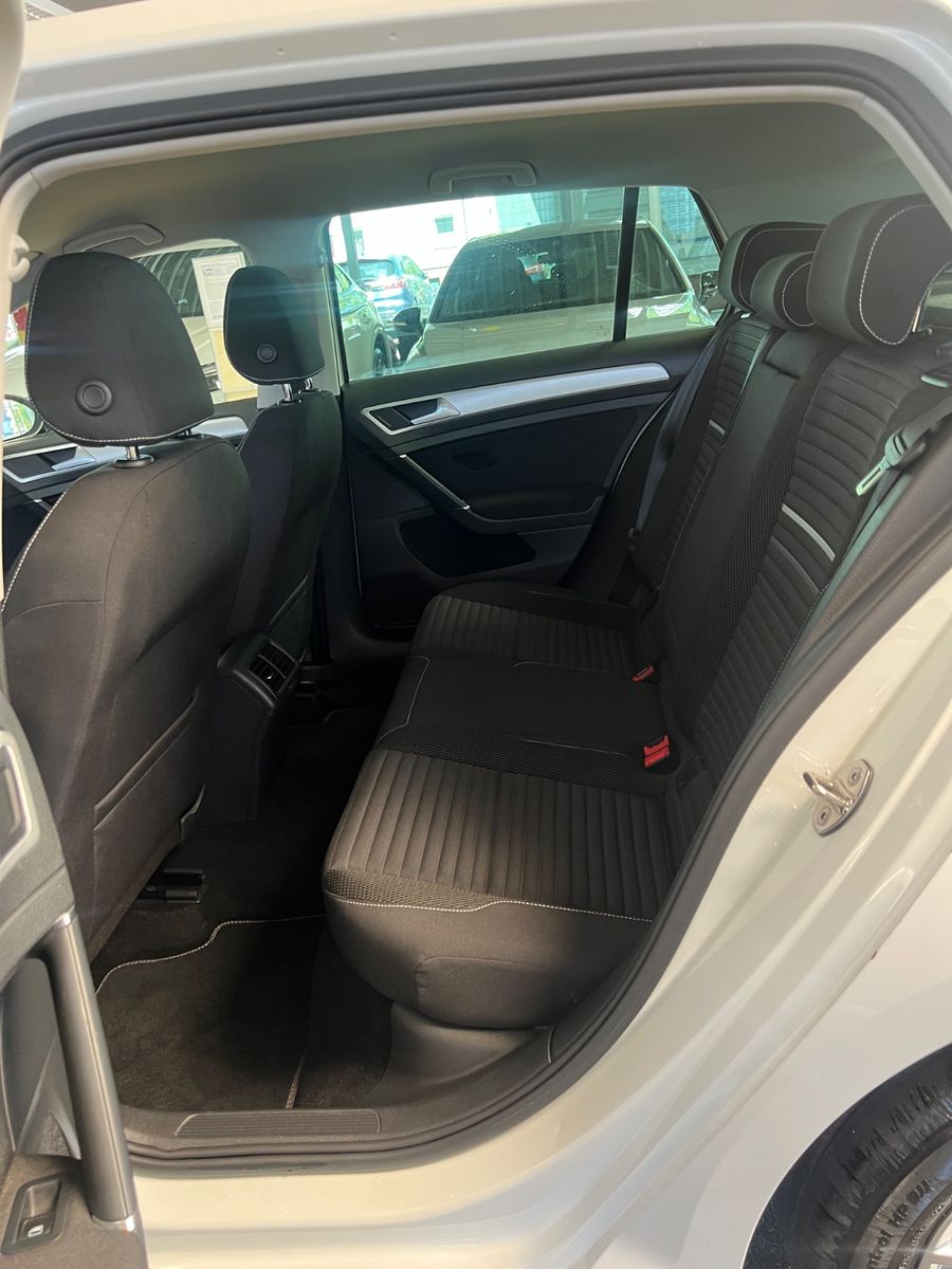 Fahrzeugabbildung Volkswagen Golf VII Lim. Comfortline