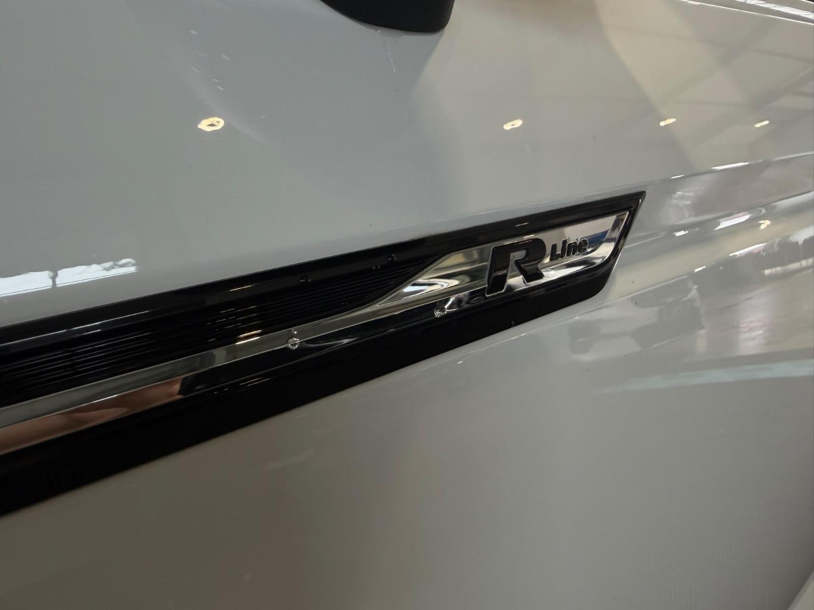 Volkswagen Touran *R-line*7Sitzer*ACC*AHK*R.Kam*