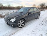 Mercedes-Benz C 200 KOMP AVANTG SPORTPAKET AHK XENON - gebrauchte Mercedes-Benz C 200 aus dem Jahr 2006
