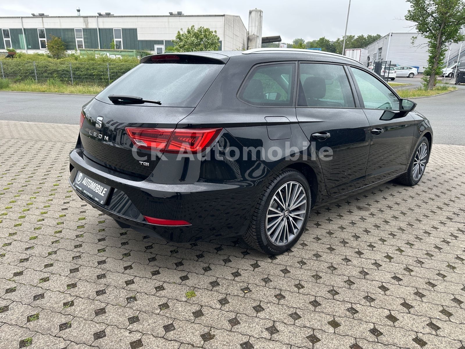 Fahrzeugabbildung SEAT Leon ST Style Automatik/Navi/Pano/Klimaa/LED/AHK
