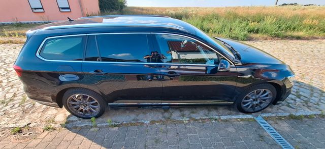 VW Passat Variant 2.0 TDI SCR 176kW DSG 4MOT R-Line