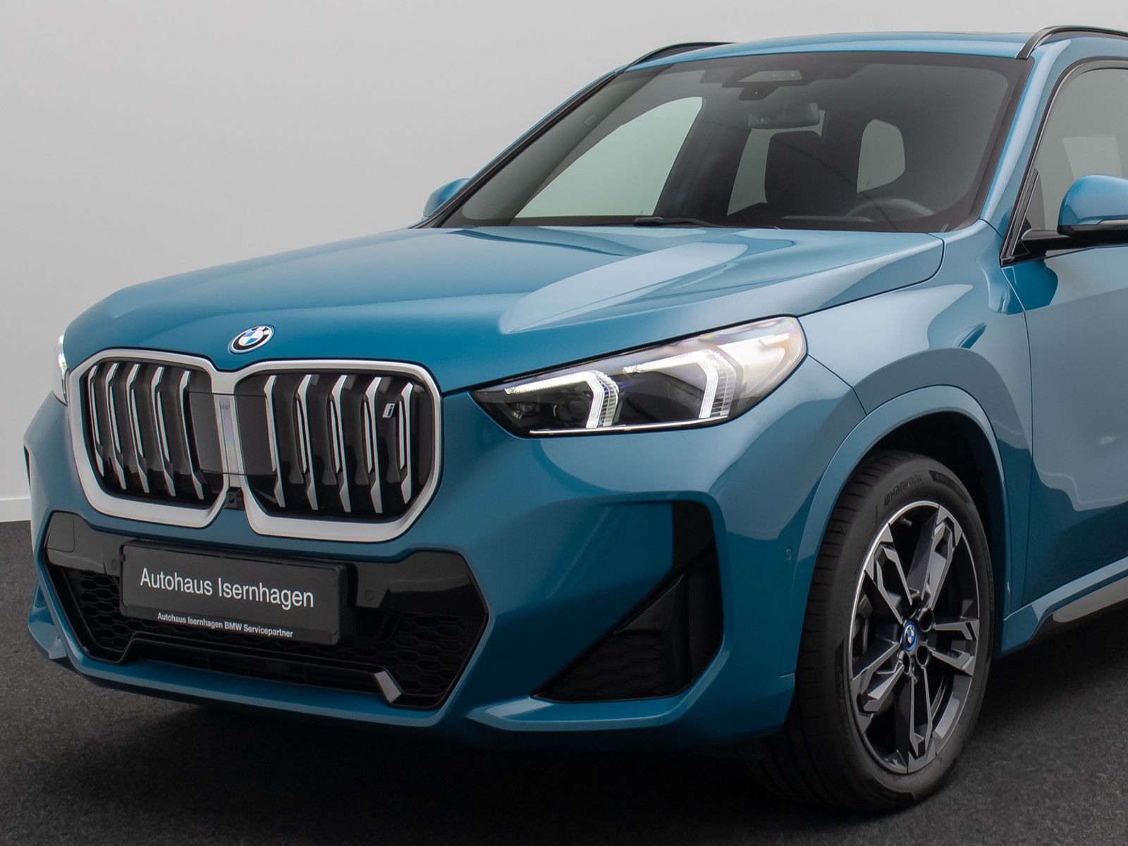 Fahrzeugabbildung BMW iX1 xD30 M Sport Panorama 360°HUD DAB H/K 19Zoll