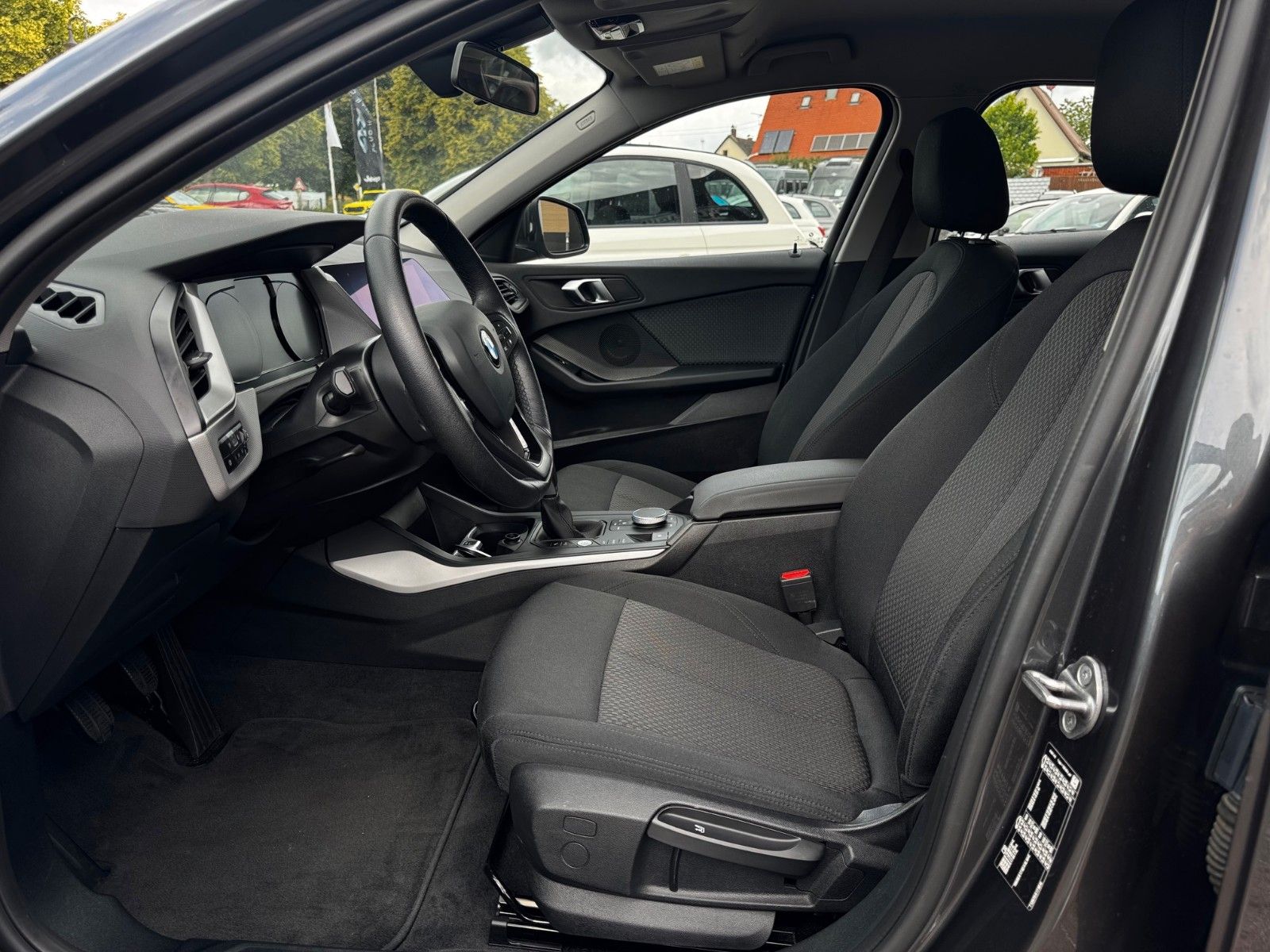 Fahrzeugabbildung BMW 116 Baureihe 1 Lim. 116 i Sitzheizung USB