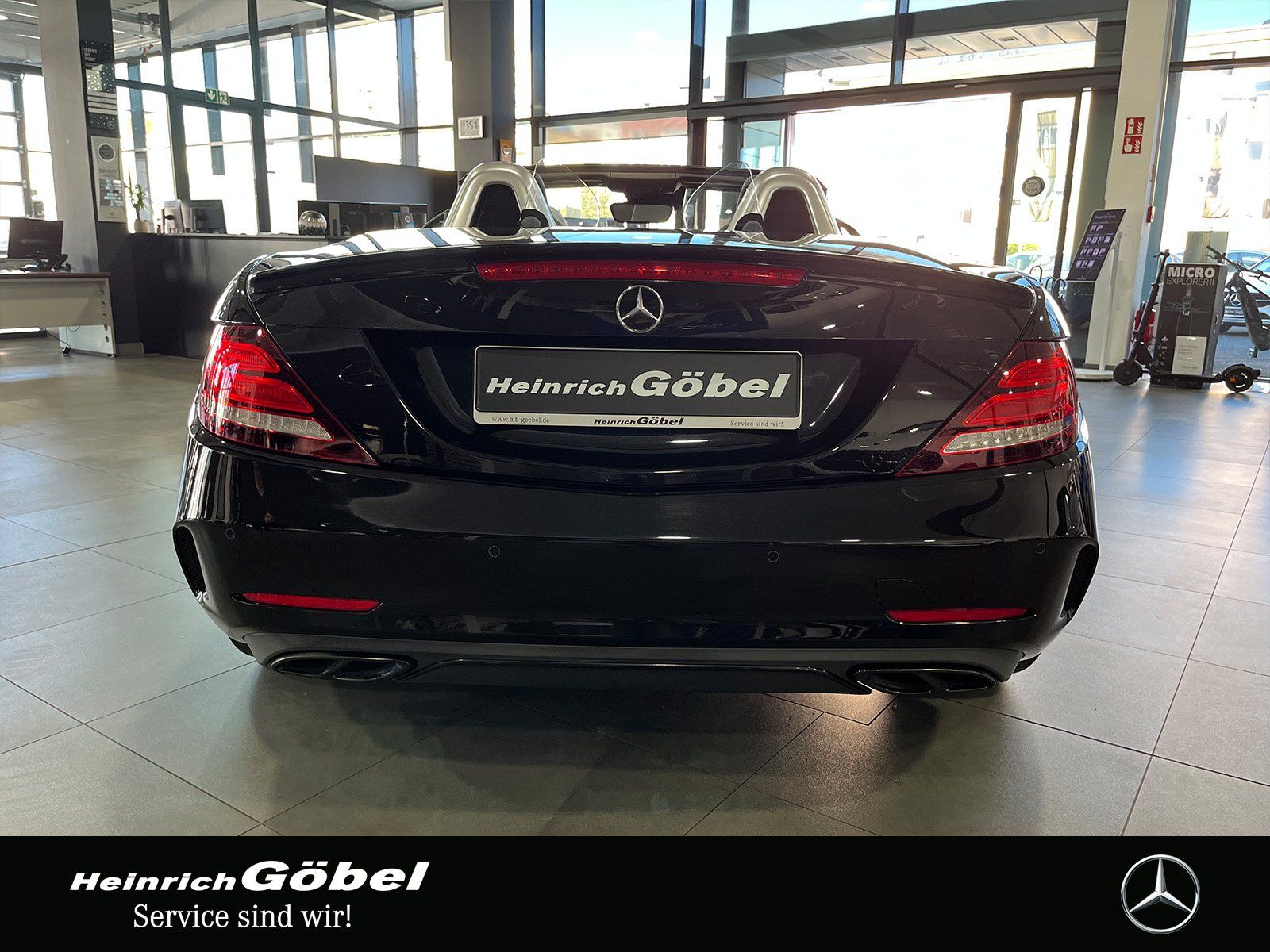 Fahrzeugabbildung Mercedes-Benz SLC 43 AMG 1.HD+NIGHT-P.+CARBON+ILS+H&K+CARPLAY