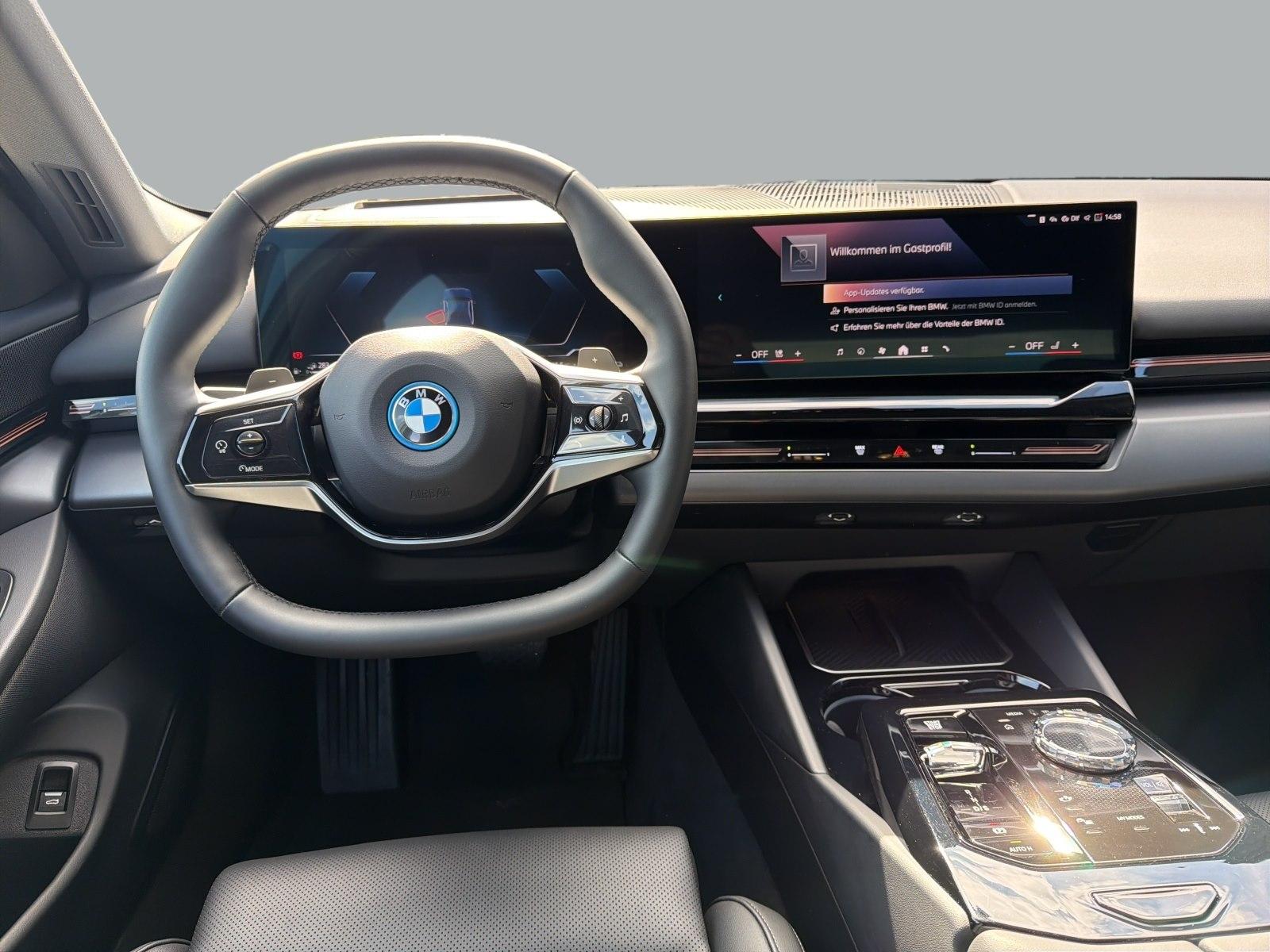 BMW 530e 360° STANDHZ HEAD-UP SITZBELÜFT PANO RFK BT