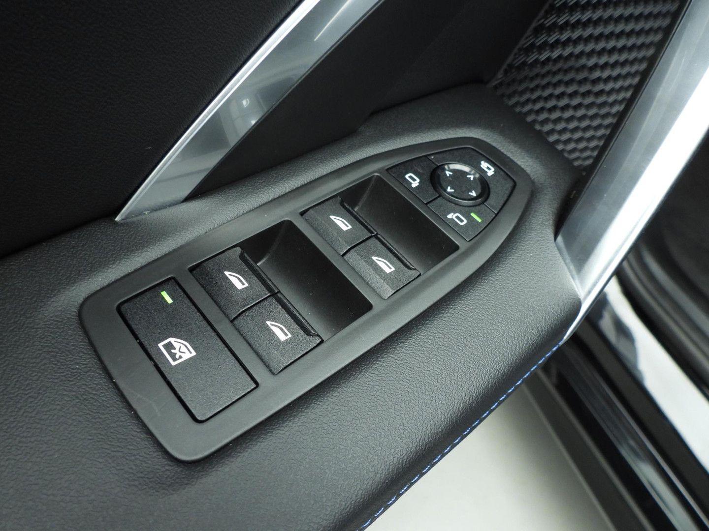 BMW X1 sDrive20i M-Sportpakket LED navi AHK, миниатюра 21