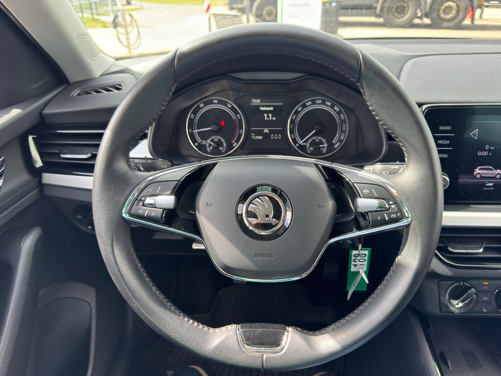 Fahrzeugabbildung SKODA Kamiq 115PS 6-Gang*RFK*LED*SMartLink*Allwetter