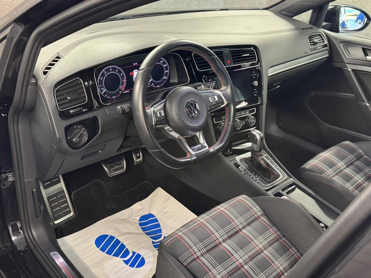 Volkswagen Golf VII GTI Performance DSG*Navi*LED*ACC*PDC* foto 9