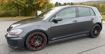 Volkswagen Golf - 3