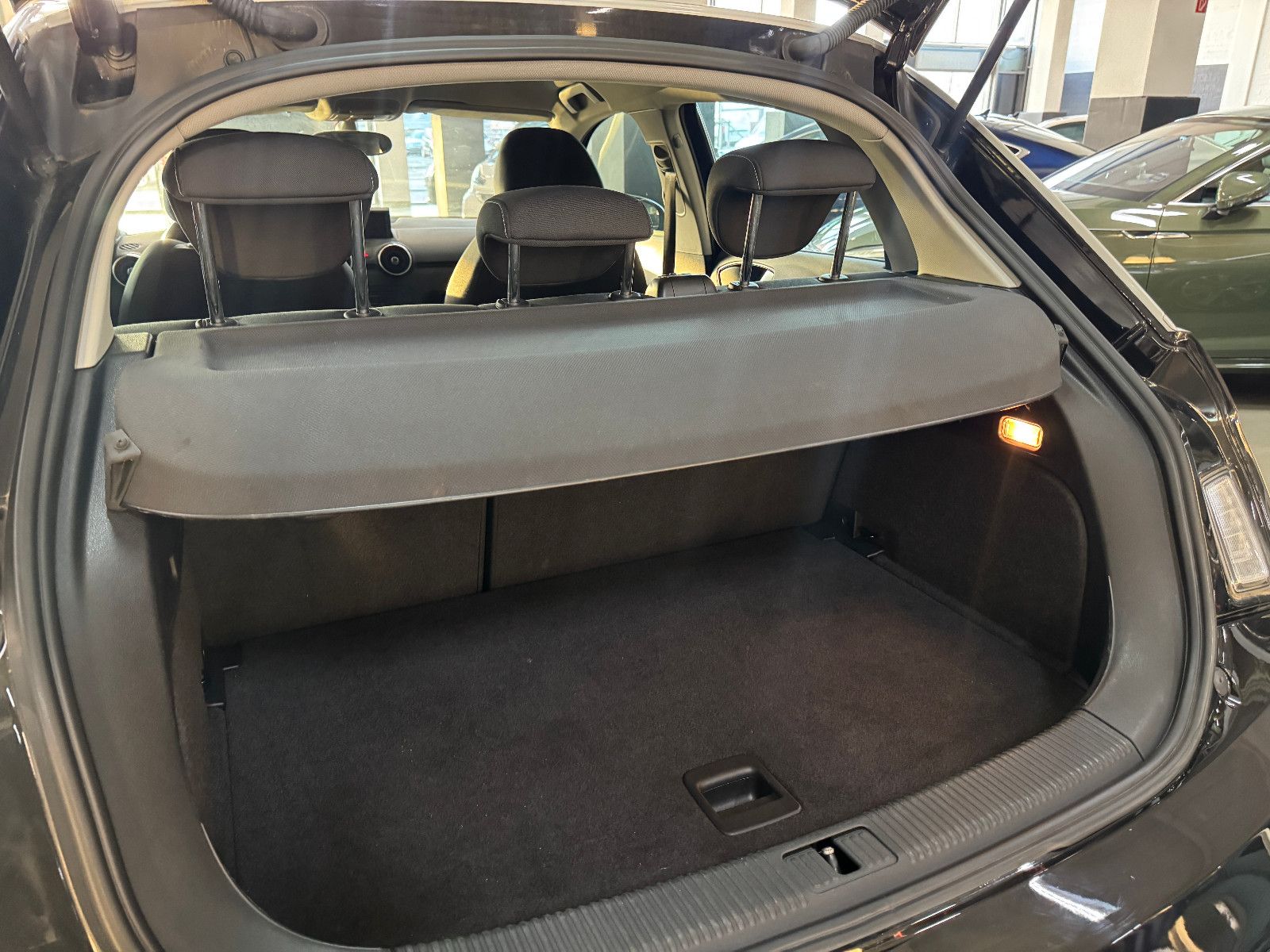 Fahrzeugabbildung Audi A1 1.6 TDI SPORTBACK S-TRONIC S-LINE AMBITION