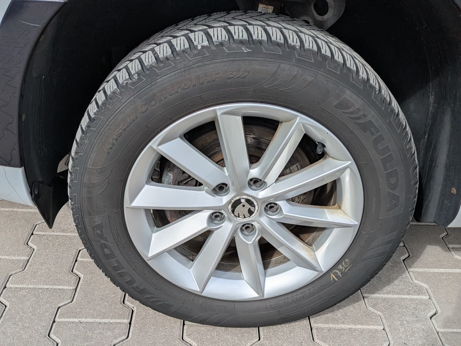 Fahrzeugabbildung SKODA Yeti 2.0 TDI Ambition 4x4 AHK*TEMP*PDC*SHZ