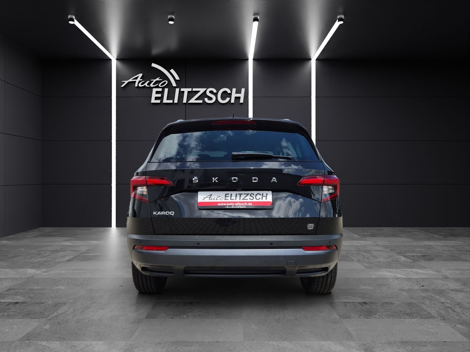 Fahrzeugabbildung SKODA Karoq TSI Clever DSG LED AHK Navi VC ACC RFK SH