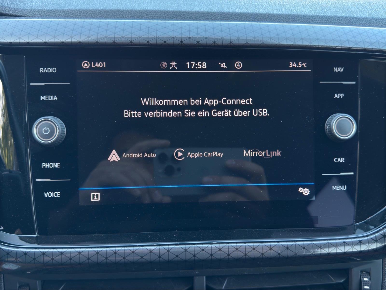 Volkswagen T-Cross R-Line *iQ Drive * ACC * Carplay