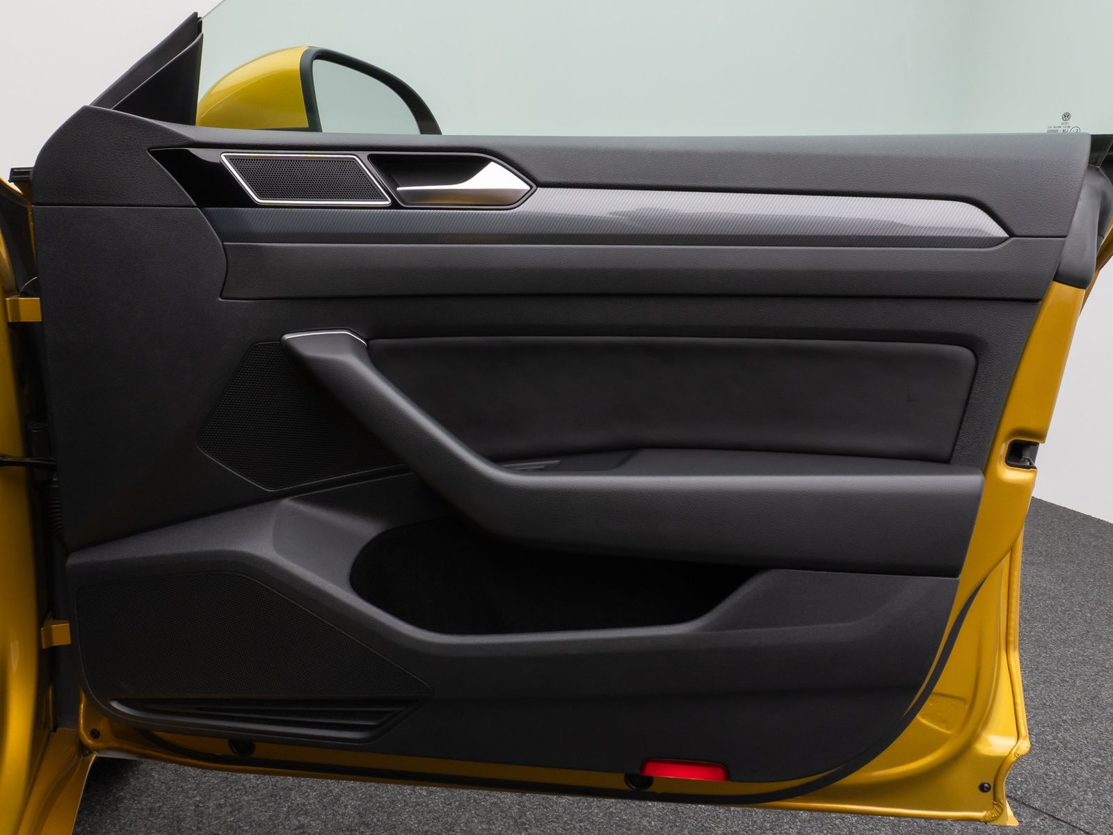 Fahrzeugabbildung Volkswagen Arteon R-Line Kamera Fernlichtassist ACC 8Fach