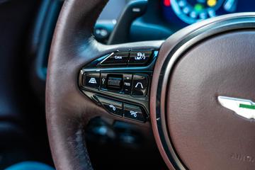 2020 Aston Martin DBX 缩略图 39