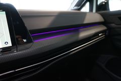 VW Golf 2.0 TDI R-Line | Pano | Matrix | Navi | ACC VW Golf 2.0 TDI R-Line | Pano | Matrix | Navi | ACC