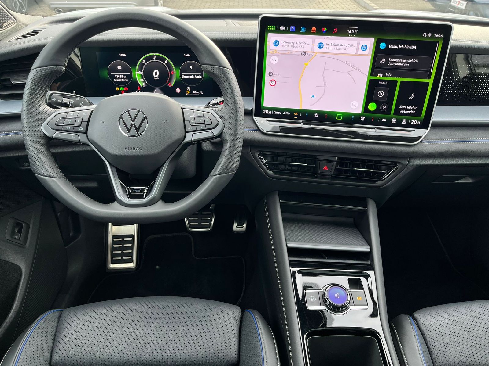 Fahrzeugabbildung Volkswagen Tayron 2.0 TDI 4M R-Line 7S*IQ-L.*LEDER*PANO*HUD