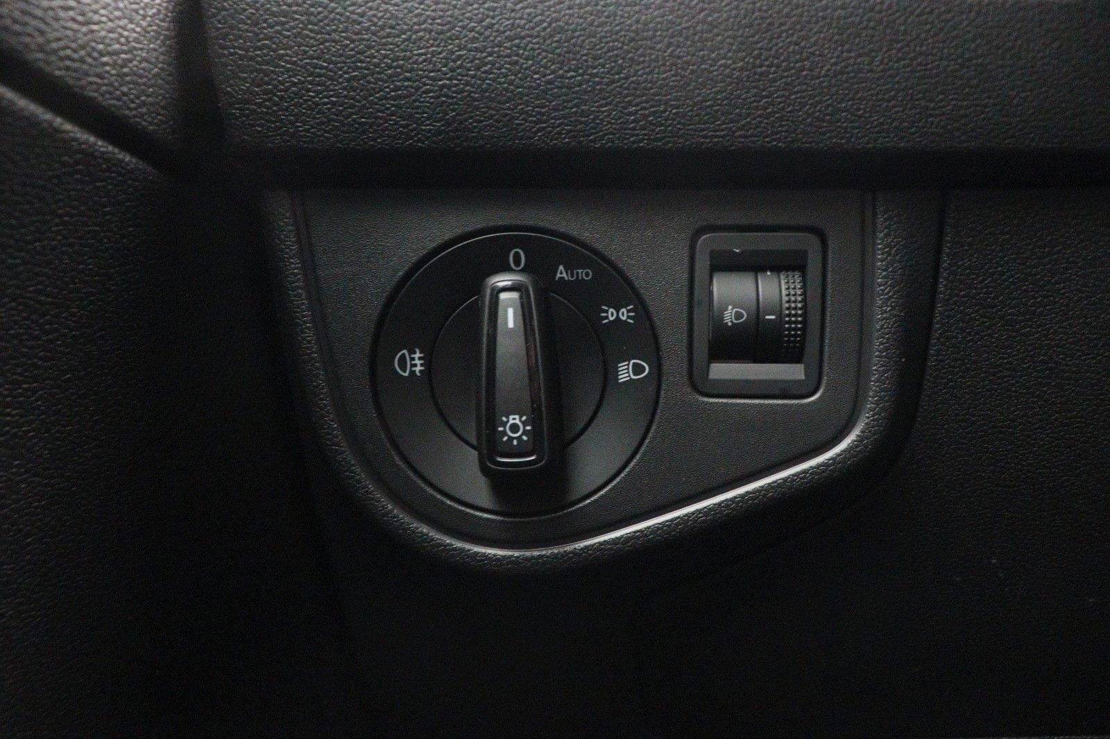 Fahrzeugabbildung Volkswagen Polo VI 1.0 Trendline