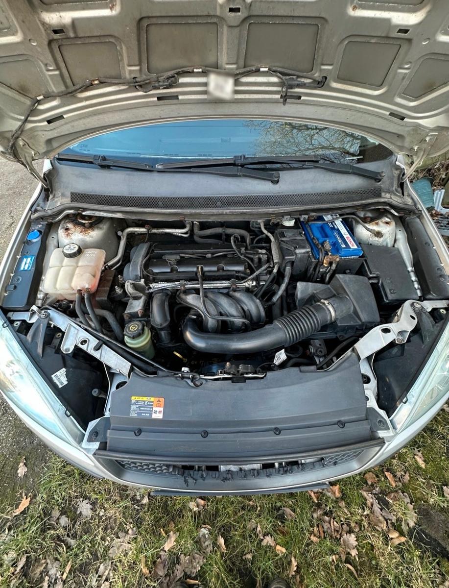 Ford Focus 2005 — photo 8