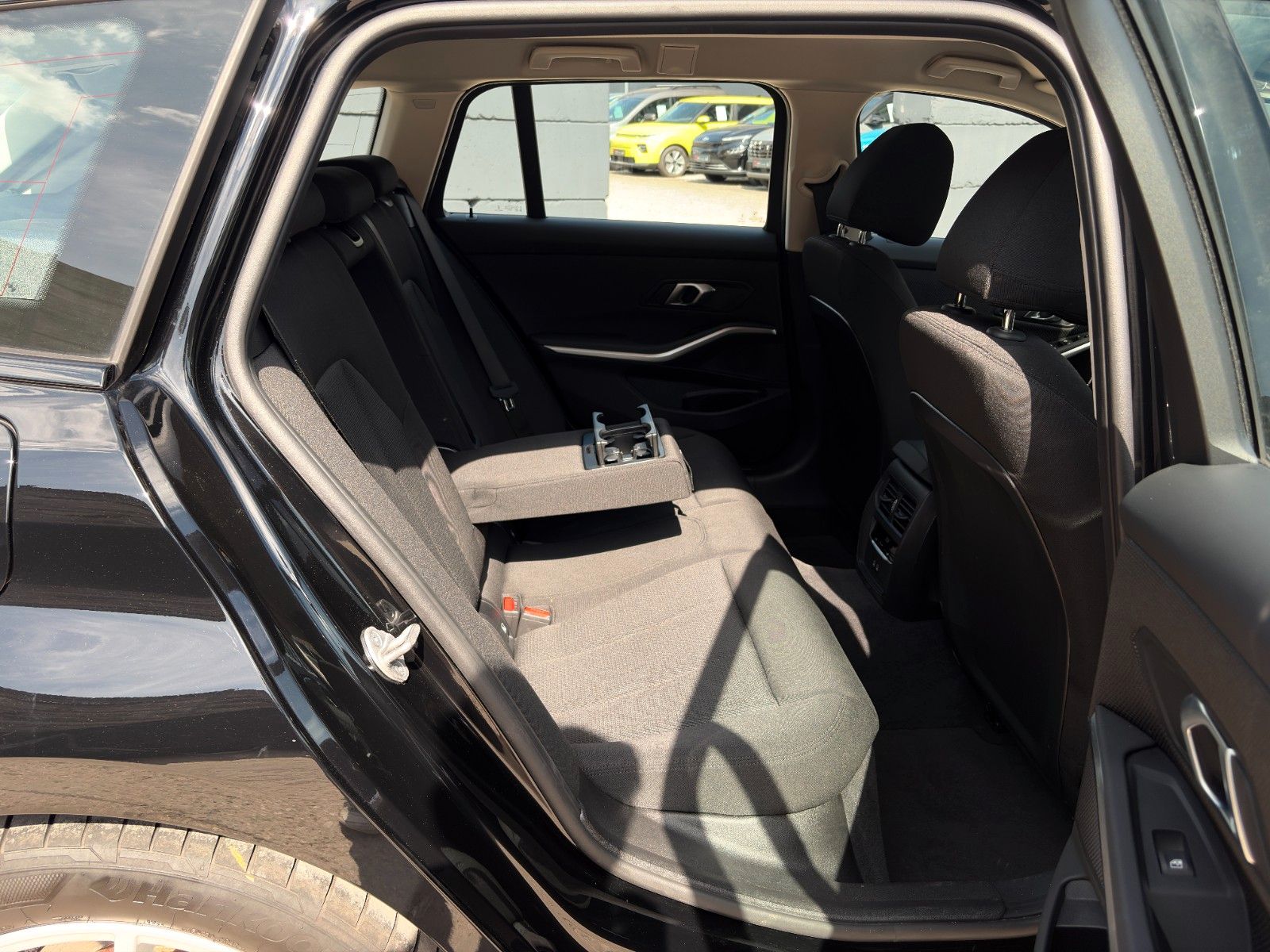Fahrzeugabbildung BMW 318i Touring 3Z-Klima Kamera Tempomat Alarm SHZ