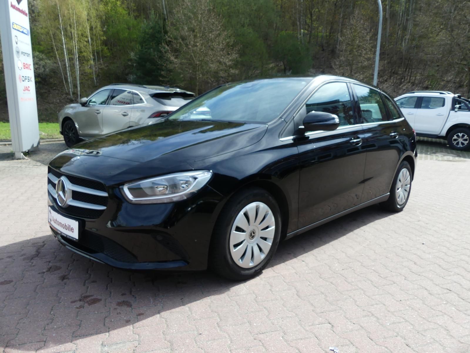 MERCEDES-BENZ B 180*1.3*AHK*SHZ*LED*Navi*USB*Klimaauto*PDC*ZV