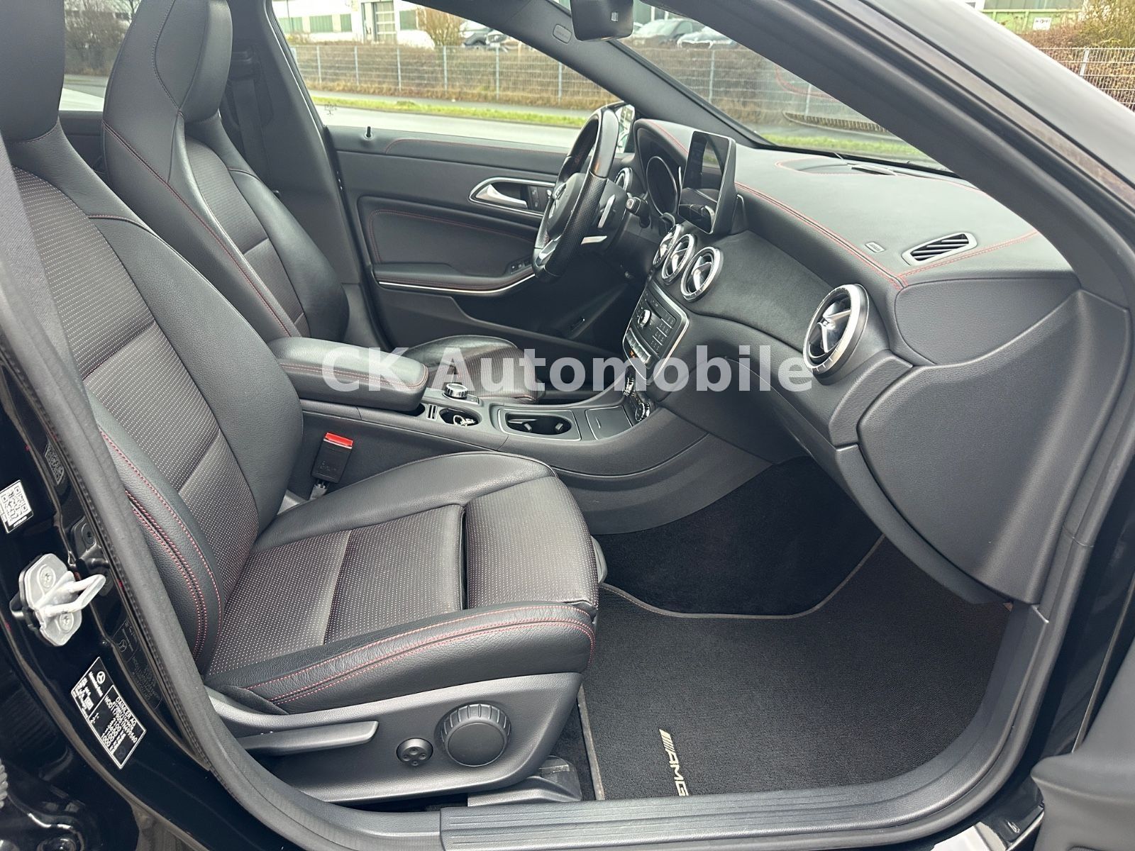Fahrzeugabbildung Mercedes-Benz CLA 220 CDI Shooting Brake/4Matic/AMG-Line/LED