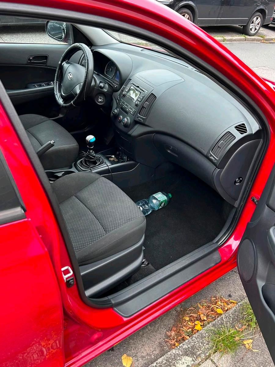 Hyundai i30 2010 — photo 11