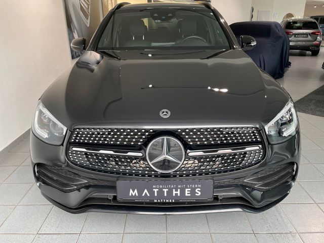 Fahrzeugabbildung Mercedes-Benz GLC 300 de 4M  AMG Line/AHK/Multibeam/Pano